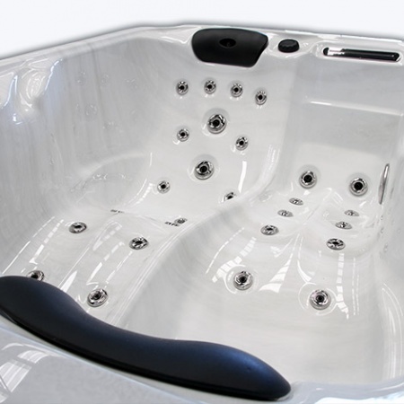 Гидромассажная ванна Mitto